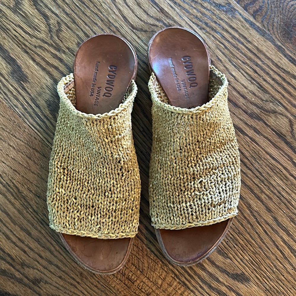 Cydwoq Asia Sandal